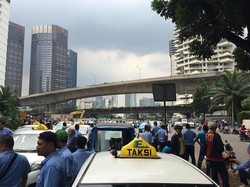 Sudirman Kondusif Setelah Brimob Turun, Ojek Online Diminta Mundur ke Kuningan