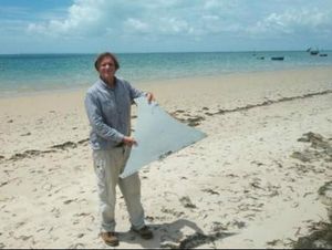 Dua Puing yang Diduga Serpihan Pesawat  MH370 tiba di Australia