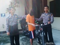 Curi Sepeda Di Kampus UGM, Mahasiswa ini Menangis Saat Ditangkap Polisi