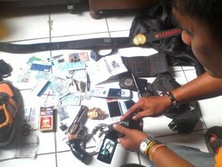 Pecatan Polisi dan Puluhan Penjudi Dicokok