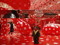 Kamar Tidur Bisa Diubah Jadi Karya Seni ala Yayoi Kusama!