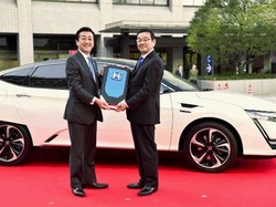 Honda Kirim Mobil Hidrogen Pertama ke AS