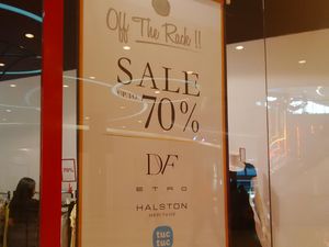 Diane von Furstenberg Diskon Sampai 70% di Kuningan City