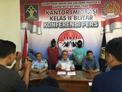 WNA Taiwan Ditangkap Imigrasi Blitar Saat Dagang Sayur Keliling