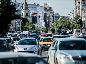 Di Persimpangan Jalan Tanpa Lampu Merah, Siapa Harus Ngalah dan Siapa Boleh Jalan Duluan?