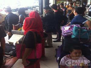 Penampakan Antrean Penunggu Taksi Blue Bird di Bandara Soekarno-Hatta