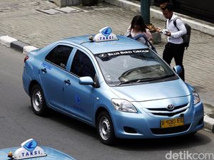 Tarif Taksi Online Diatur, Omzet Taksi Biasa Bisa Naik?