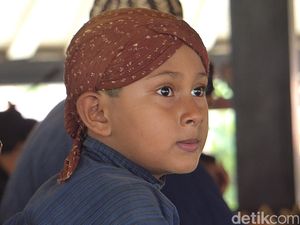 Kisah Lucu hingga Misterius Rizky Mendaki Merapi dalam Ritual Labuhan Keraton