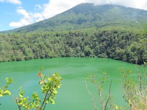 Kisah Kutukan di Danau Tolire, Ternate