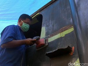 Menyelamatkan Lokomotif Mak Itam, Ganti Onderdil Rusak dengan Jeroan Handmade