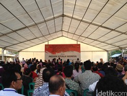 Bagikan Kartu Sakti di Tarakan, Jokowi: Jangan Buat Beli Rokok dan Pulsa!