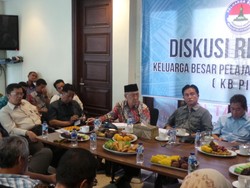 Bertemu Alumni PII, Yusril Bicara Soal Makanan Halal di Jakarta
