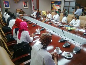 Terima Pendamping Dana Desa, Seskab: Saya Akan Sampaikan ke Presiden