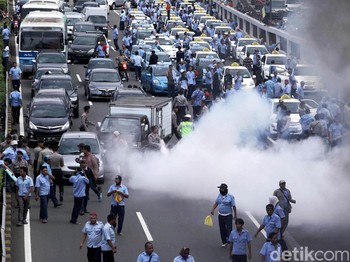 Amuk Sopir Taksi Jakarta