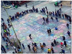 Aksi Seniman Brussels Beri Penghormatan dengan Kapur Tulis