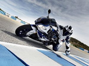 BMW Motorrad Tak Tertarik Ikut MotoGP