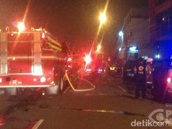 Ruko di Pasar Jatinegara Terbakar