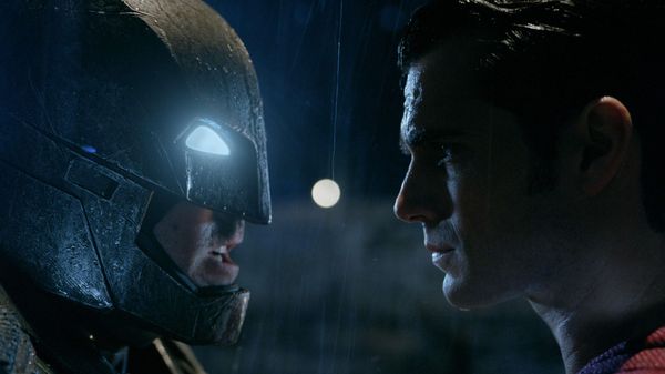 Awas Spoiler! Begini Pertarungan Besar Batman versus Superman