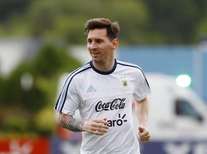 Argentina Menyambut Kembalinya Messi Argentina Menyambut Kembalinya Messi