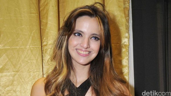 Punya 2 Anak, Begini Penampilan Nia Ramadhani Sekarang