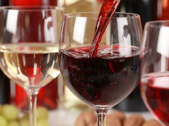 Kandungan dalam red wine dapat mengurangi kemampuan bakteri jahat merusak gigi. (Foto: Thinkstock)