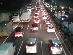 Kemacetan Tol Cikampek Sedikit Terurai, Kepadatan Lalin di Jakarta Meningkat