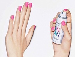 Pakai Kuteks Hanya 20 Detik dengan Cat Kuku Semprot