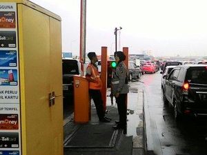 Antrean di Gerbang Tol Cikarang Utama Lancar Pagi Ini, Lalin Tersendat di Km 66
