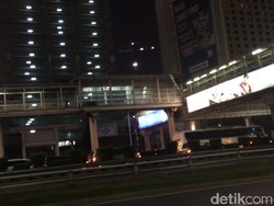 Tol Dalam Kota Menuju ke Cawang Macet Total