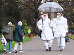 Tak Perlu Kasur, Dengan Busana Ini Anda Bisa Tidur di Mana Saja