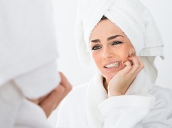 Tanpa Disadari, 5 Hal yang Sering Dilakukan Ini Bisa Merusak Gigi