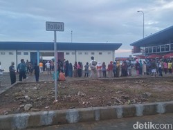 Ratusan Orang Antre ke Toilet di Rest Area KM 162 Tol Cipali
