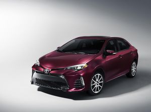 Cuma Beda Buntutnya, Pajak Sedan Lebih Mahal daripada Hatchback