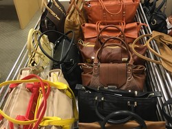 Minggu Terakhir Metro Big Sale, Baju Kerja Hingga Tas Diskon Sampai 70%