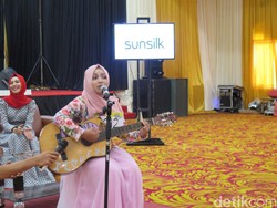 Mahasiswi Ini Hibur Audisi Sunsilk Hijab Hunt 2016 Aceh dengan Lagu India