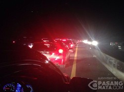 1 Orang Meninggal Akibat Kecelakaan Beruntun di KM 85 Tol Cipularang