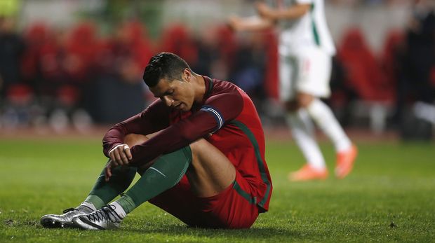 Ronaldo Football Soccer - Portugal v Bulgaria - International friendly match -Magalhaes Pessoa stadium, Leiria, Portugal - 25/03/16. Portugal's Cristiano Ronaldo reacts against Bulgaria. REUTERS/Rafael Marchante