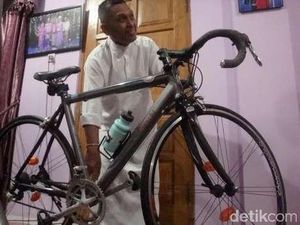 Mengenang Hakim Nenek Minah, Bersepeda dan Sindir Kolega yang Pakai Jam Mewah Mengenang Hakim Nenek Minah, Bersepeda dan Sindir Kolega yang Pakai Jam Mewah