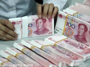 Perang Dagang AS-China Bikin Yuan Loyo Perang Dagang AS-China Bikin Yuan Loyo