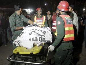 Bom Bunuh Diri Tewaskan 65 Orang, Pakistan Umumkan Masa Berkabung 3 Hari