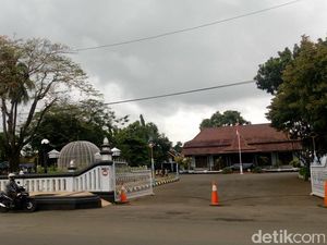 Kisah Gerbang Rumah Dinas Bupati Batang yang Tak Pernah Ditutup
