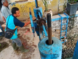 Cerita Soleh Curug Ece Menjaga Kebersihan Sungai Cikapundung Kolot