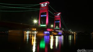 Keindahan Jembatan Ampera di Palembang