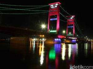 Keindahan Jembatan Ampera di Palembang