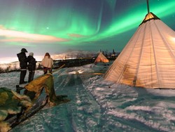 Mengejar Fenomena Alam Langka Hingga ke Belahan Bumi Paling Utara