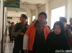 MA Perberat Hukuman Guru Ngaji dari Solo yang Ikut ISIS MA Perberat Hukuman Guru Ngaji dari Solo yang Ikut ISIS