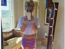 Dituduh Pakai Photoshop untuk Pamer Tubuh Seksi, Britney Spears Tetap Pede