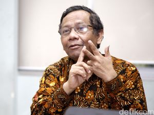 Mahfud Md di Antara NU dan Bukan NU Mahfud Md di Antara NU dan Bukan NU