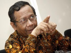 Laga Panas Mahfud Md vs Trio Keras di Gelanggang Komisi III DPR Semalam Laga Panas Mahfud Md vs Trio Keras di Gelanggang Komisi III DPR Semalam