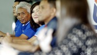 Danurwindo yang menjadi pelatih tim primavera dulu ketika di Italia akan dipercaya menukangi Indriyanto Nugroho CS dalam laga melawan Italian Legend. Sementara itu Italian Legend akan dilatih oleh Marcello Lippi yang merupakan sosok berjasa membawa Gli Azzurri meraih gelar juara Piala Dunia 2006.